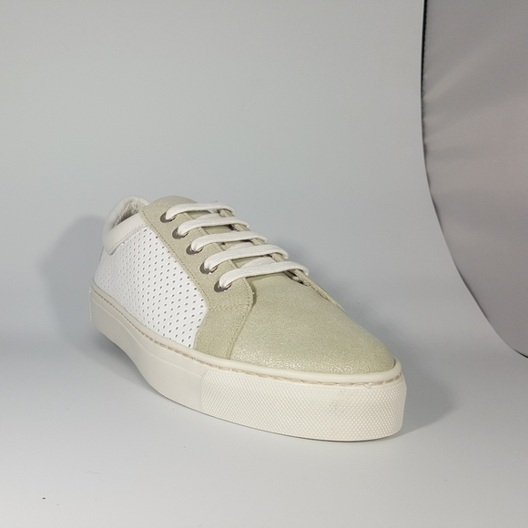 The Flexx White and Gold Vented Sneaker - Picture 3 of 4